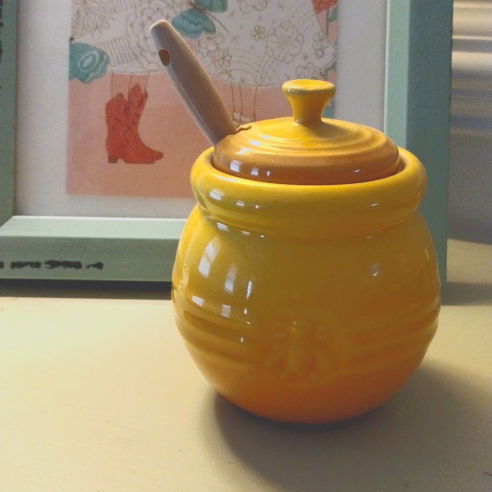 Le Creuset Honey Pot with Dipper